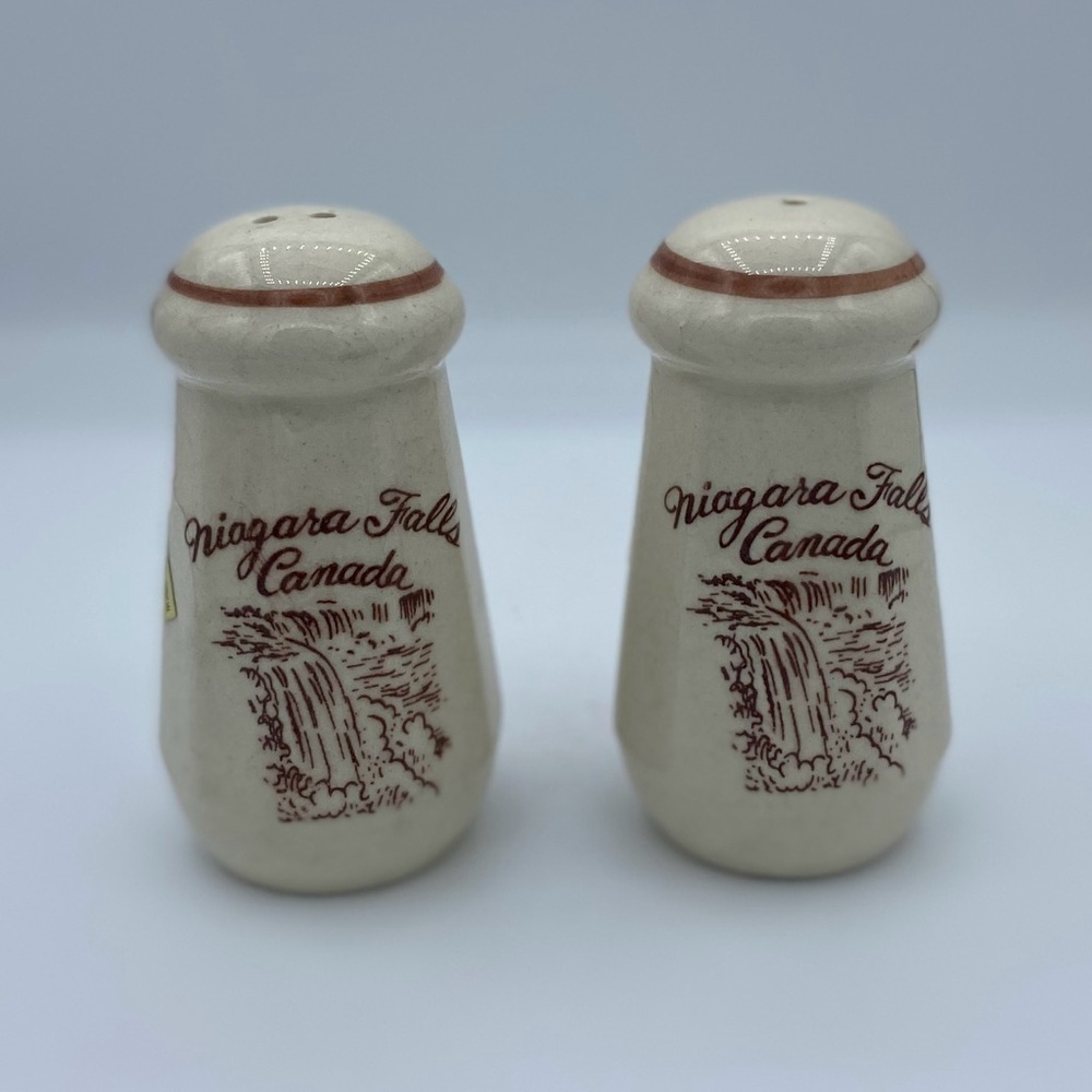 Niagara Falls - salt and pepper shakers